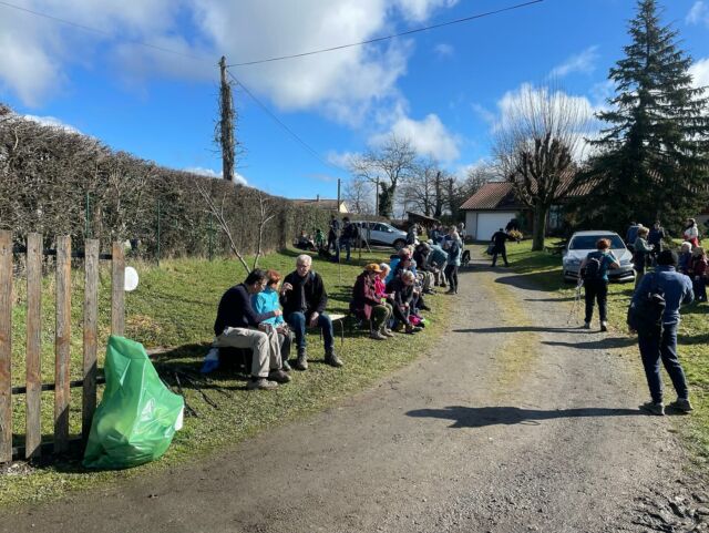 Aujourd’hui vous avez été nombreux à répondre présent à notre randonnée ! Le soleil 🌞était au rendez-vous 😉
Vous avez été :
•694 marcheurs sur la 10km
•585 marcheurs sur la 15km
•162 marcheurs sur la 24km
•166 marcheurs sur la 5km
Un peu plus de 1600 marcheurs 👍🏻
Le plus grand mérite revient aux bénévoles sans qui toute cette journée ne pourrait pas avoir lieu. 
Merci Merci Merci