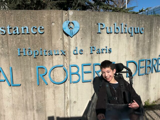 Aujourd’hui, direction Paris pour mon rendez-vous avec ma chirurgienne 🏥
Petit aller-retour en TGV 🚄 dans la journée !

Tout va bien pour moi 😉
Même si on constate encore pas mal de fatigue depuis l’opération à Nice… Il va y avoir quelques ajustements d’appareillage à prévoir.

Maintenant, place à un gros dodo 😴 car la journée a été longue !

Bonne soirée à tous ✨
Maxime